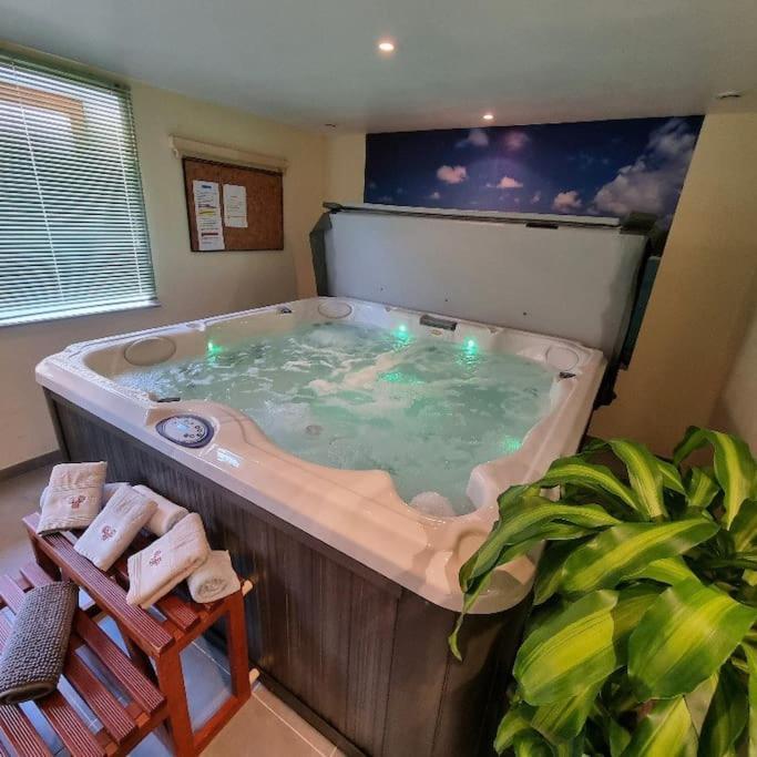 Gite Eglantine 2 A 6 Personnes Avec Spa Et Salle De Jeux Dans La Residence Ventron Ngoại thất bức ảnh